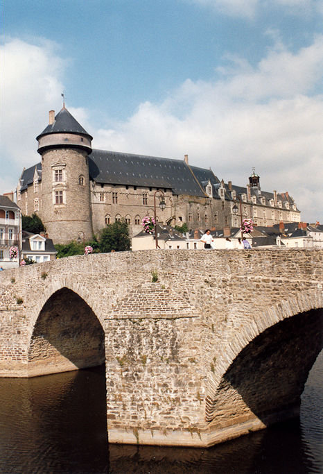 Vieux-Château & Pont-Vieux
