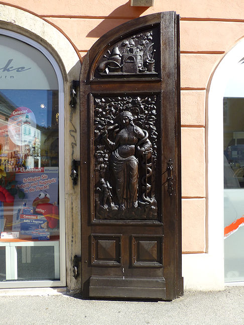Apotheke vorm Lindwurm