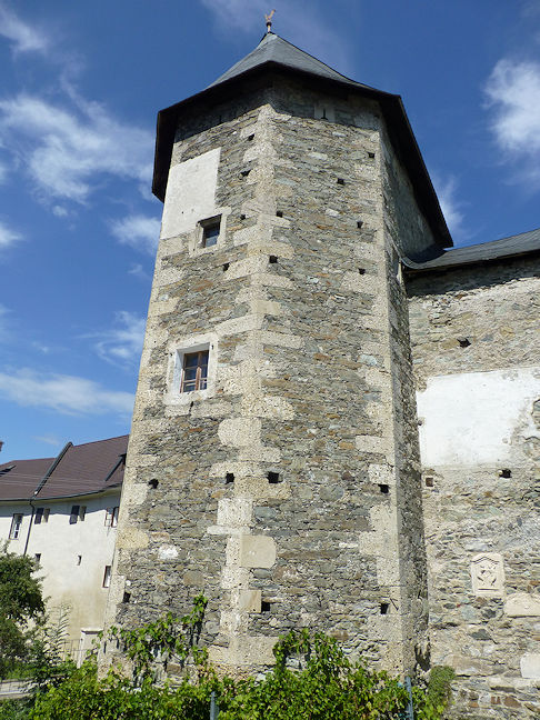 Wall tower