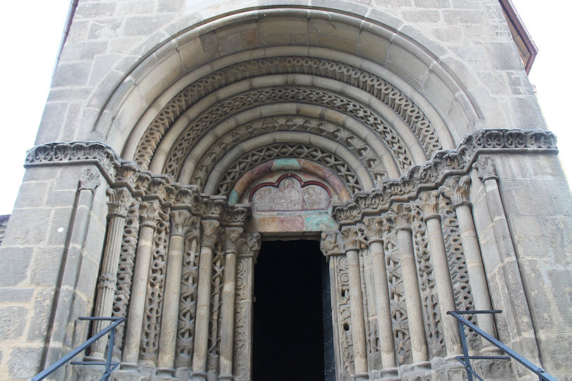 Karner/Dreikönigskapelle portal