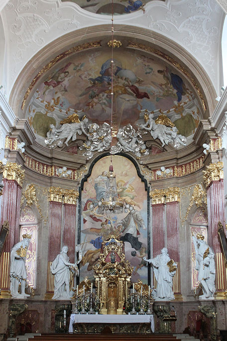 Minoritenkirche apse & high altar