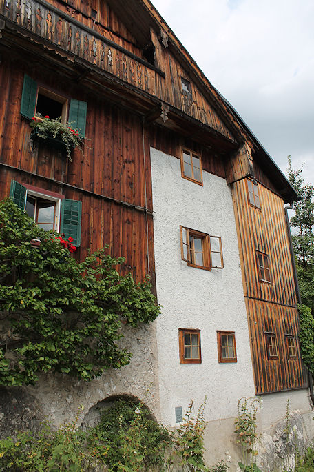 On Gosaumühlstraße