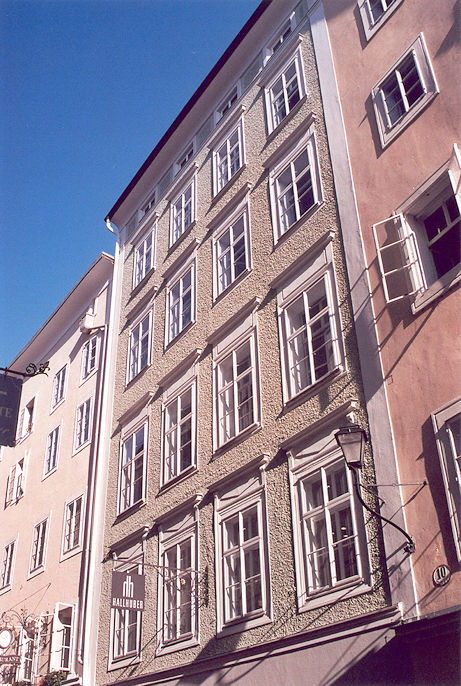 On Getreidegasse
