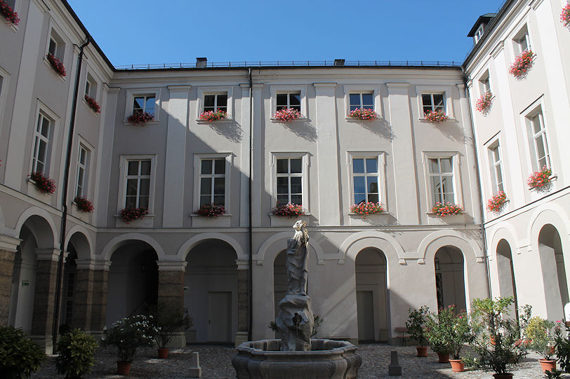 Priesterseminar courtyard