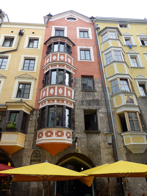 On Herzog-Friedrich-Straße