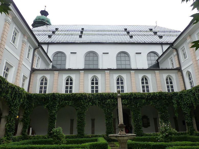 Hofkirche cloister