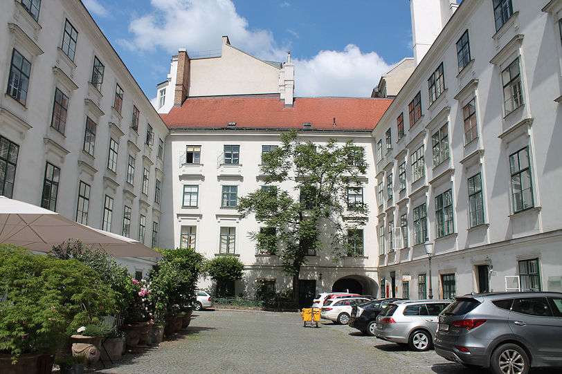 Heiligenkreuzerhof