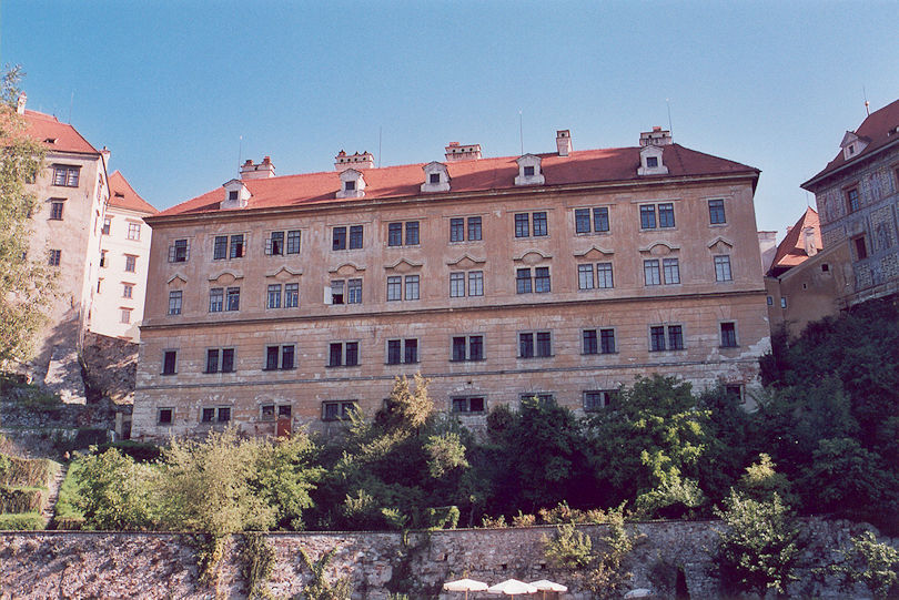 Hrad a zámek