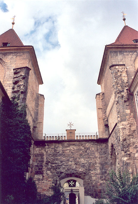 Kostel Panny Marie pod řetězem