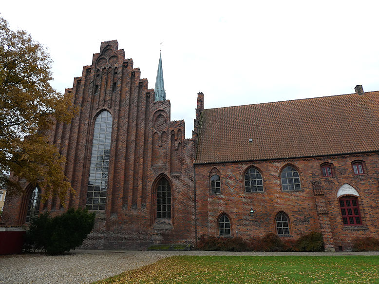 Vor Frue Kloster (Karmeliterkloster) with Sankt Mariæ Kirke