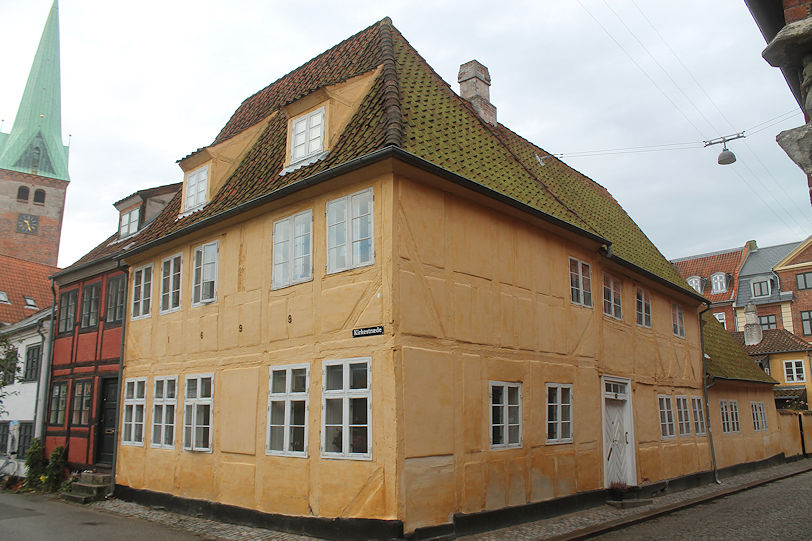 Historic building on the corner of Kirkestræde & Hestemøllestræde