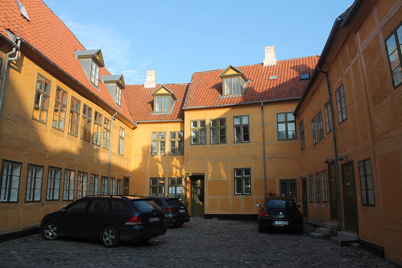 Historic houses on Paaskestræde, courtyard