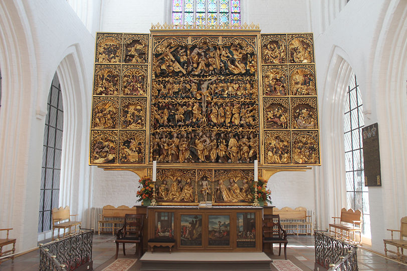 Sankt Knuds Domkirke, altar by Claus Berg