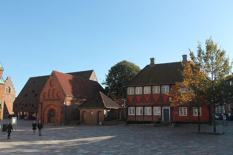 Torvet, Processionsgangen & Hans Tausens Hus