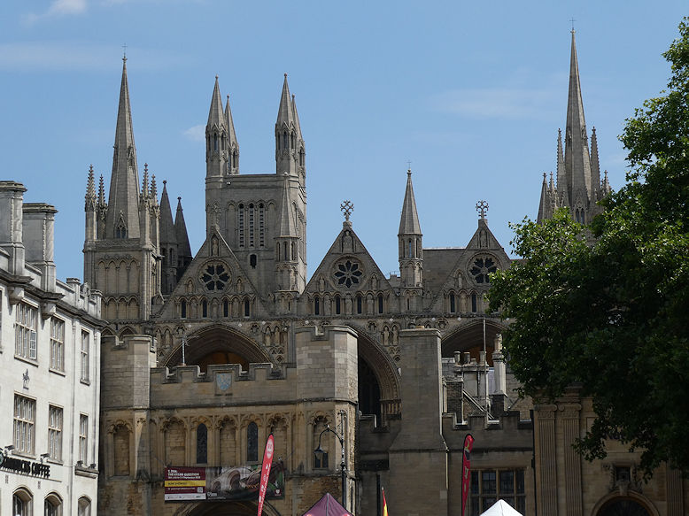 Great Gate & Saint Peter Cathedral