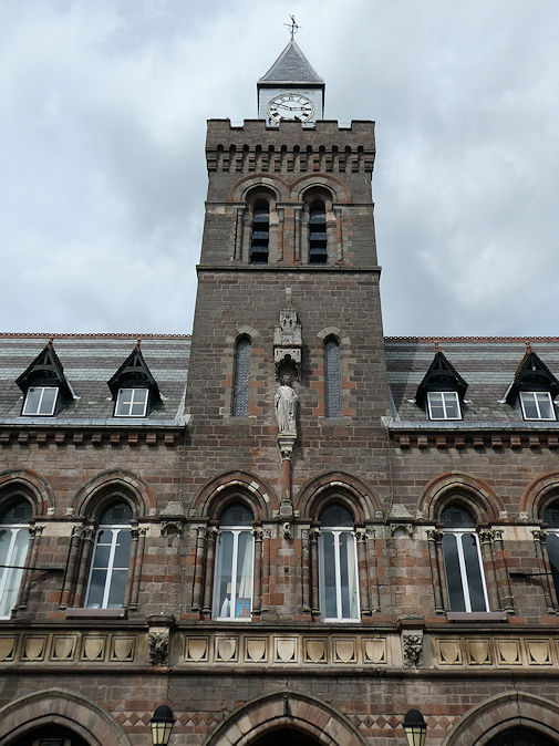 Town Hall on High Street