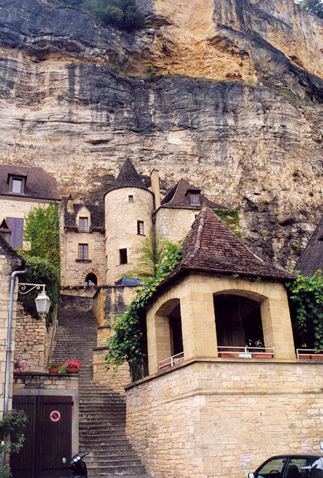 Historic houses & their impressive surroundings viewed from Le Bourg