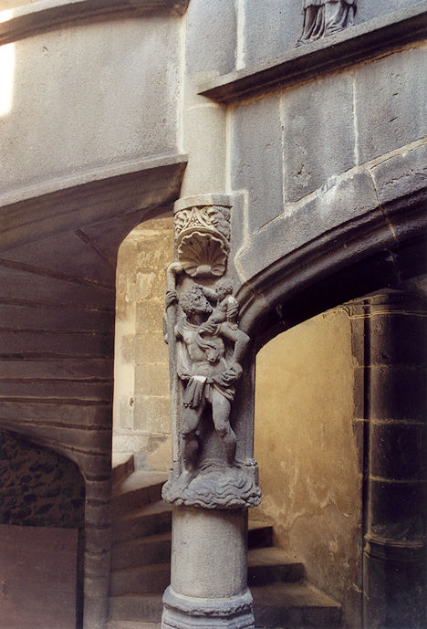 Hôtel Regin - Statue St Christopher & Jesus