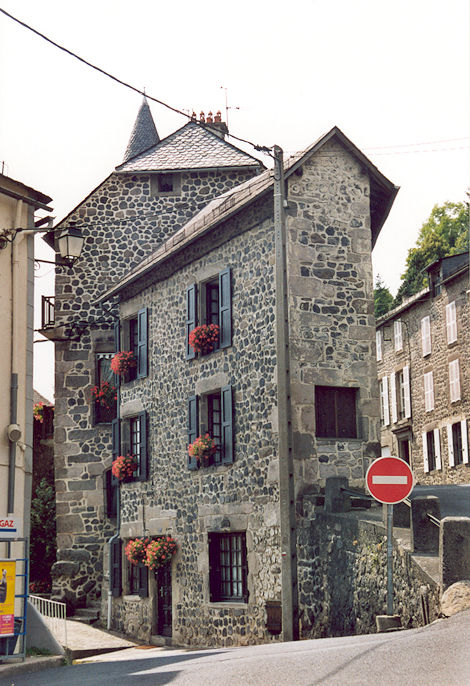 Typical houses, Place du Planol