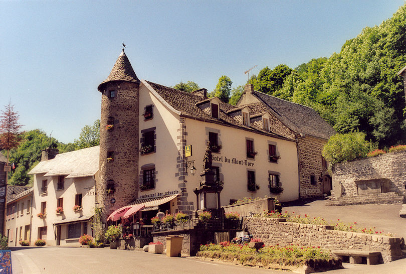 Houses by Basilica