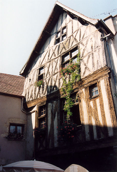 Half-timbered house Place de la Petite-Étape-aux-Vins