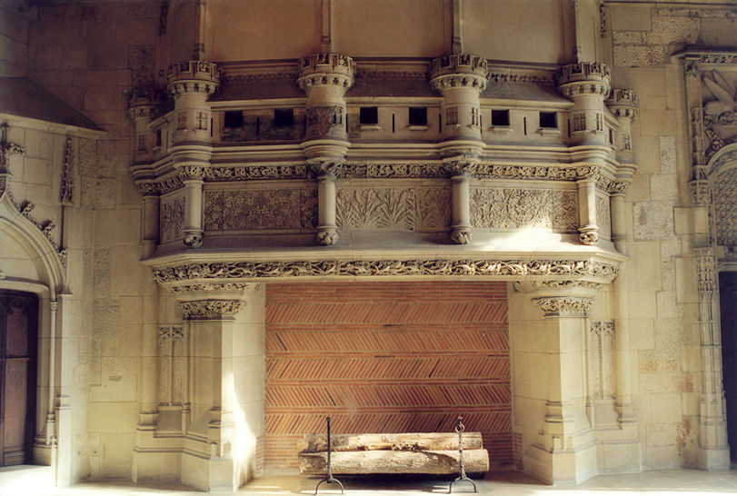 Chimney in Palais Jacques Cœur