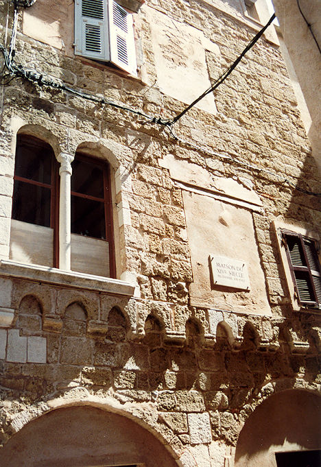 Medieval façade Rue Madonetta
