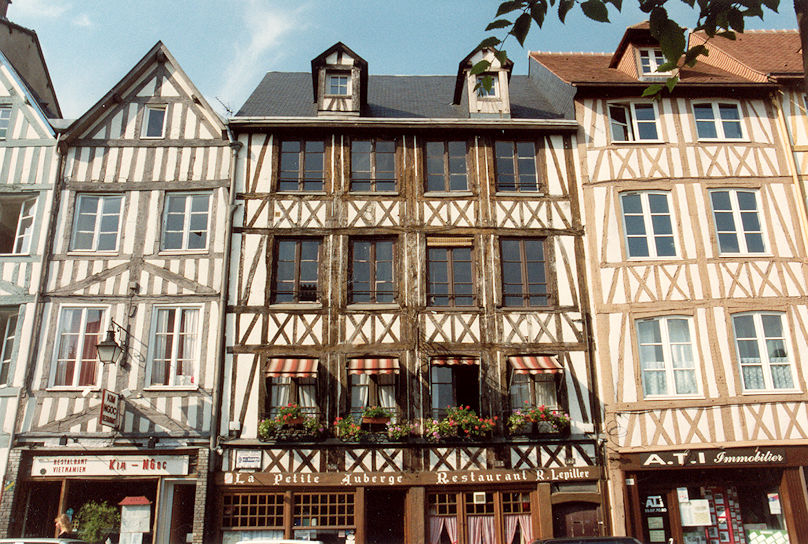 Rue Martainville