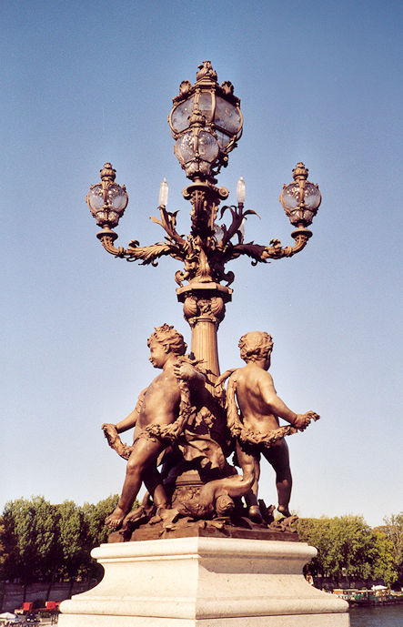Pont Alexandre III : candélabre