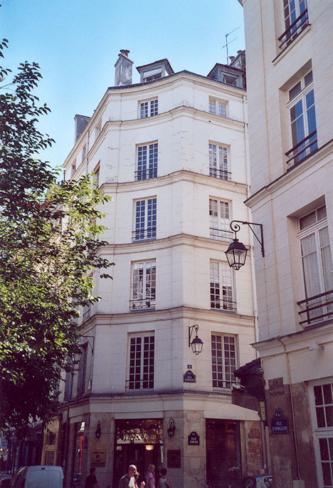 Rue Caron & Rue d'Ormesson
