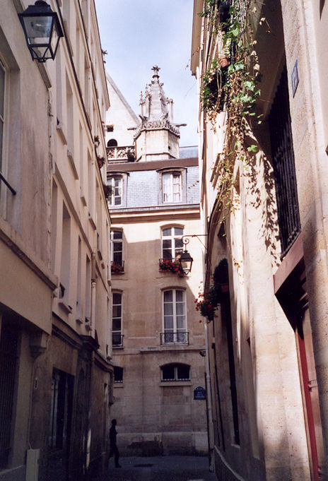 Rue St-Bon & Rue de la Verrerie
