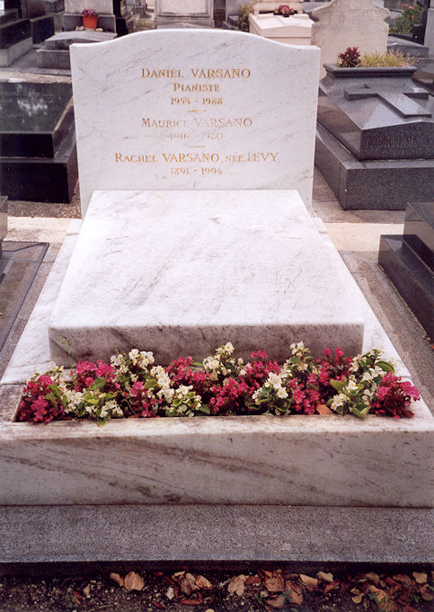 Daniel Varsano's grave