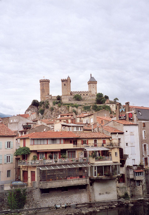 Houses on the Ariège river and Castle