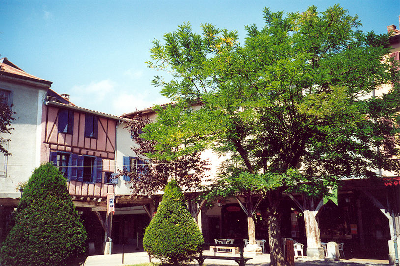 Couverts Place du Maréchal Leclerc