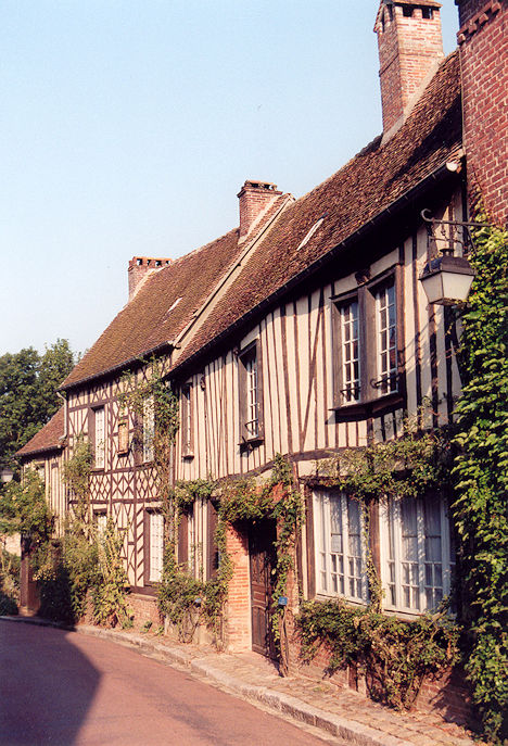 On Rue du Logis du Roy
