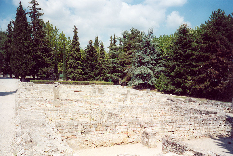 Roman ruins : Quartier de Puymin