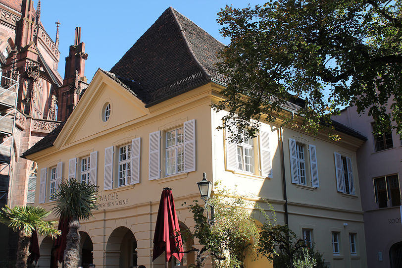 Alte Wache on Münsterplatz