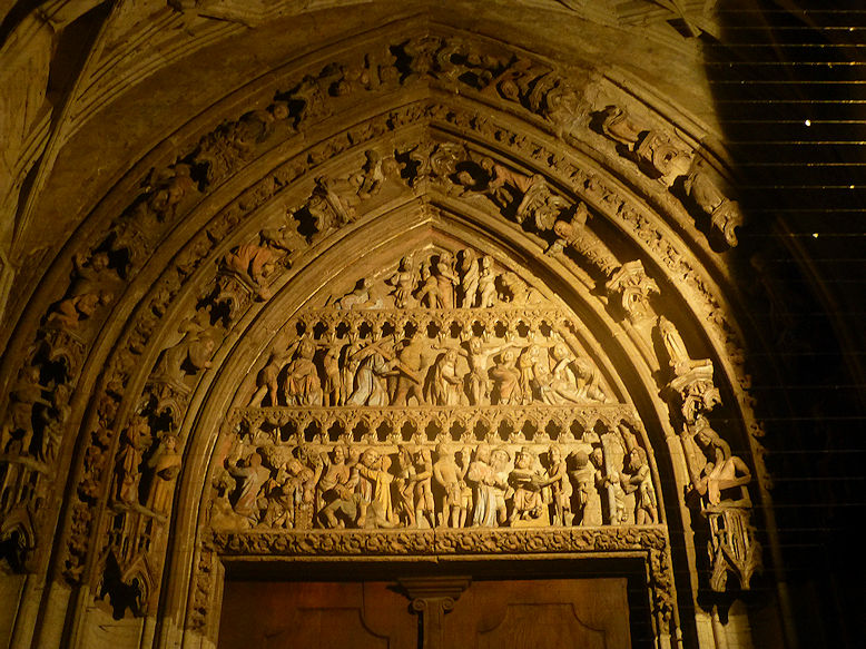 Heilig-Kreuz-Münster portal tympanum