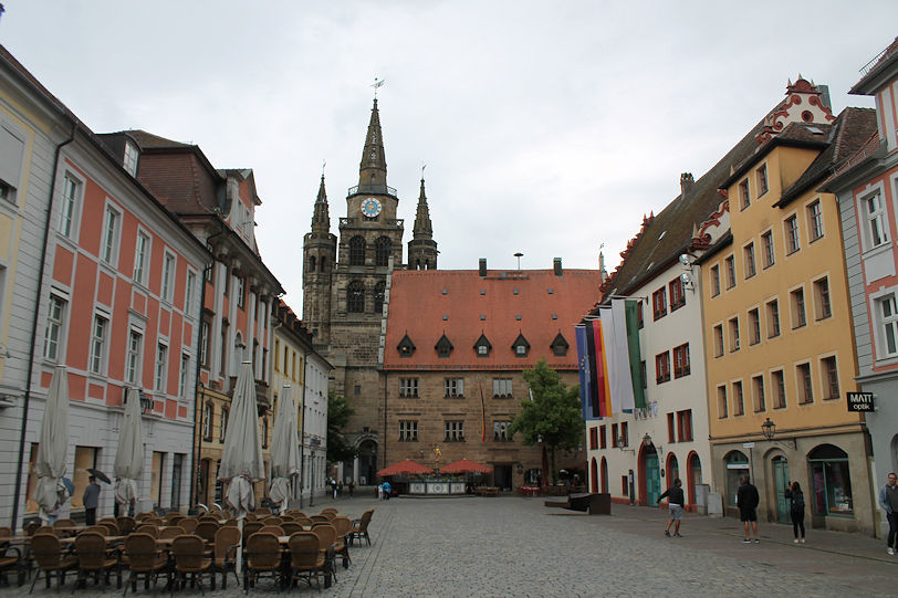 Martin-Luther-Platz with St. Gumbertus Church, Stadthaus & Rathaus