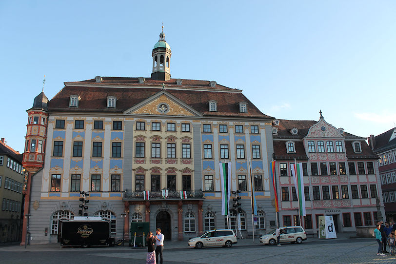 Rathaus & Nonnenmacherhaus on Markt