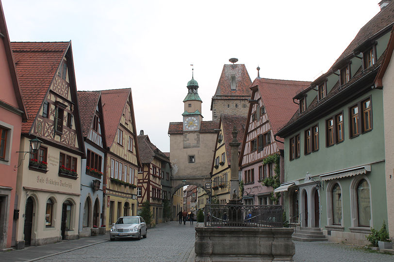 Rödergasse with Röderbogen & Markusturm