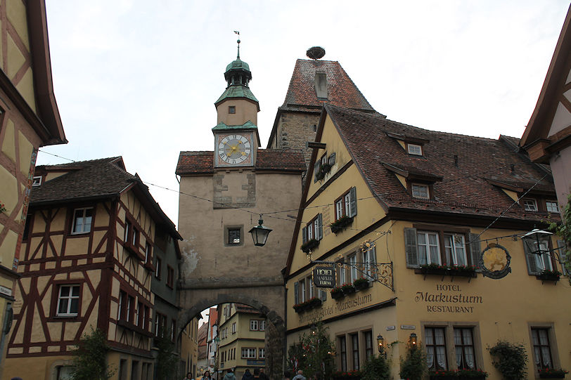 Rödergasse with Röderbogen & Markusturm