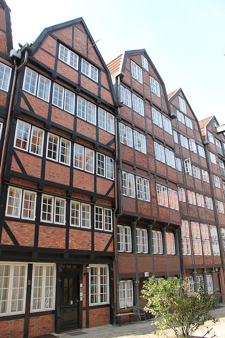 Half-timbered and brick houses on Reimerstwiete