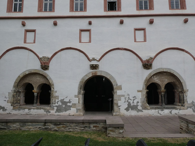 Abbey, cloister & chapter house