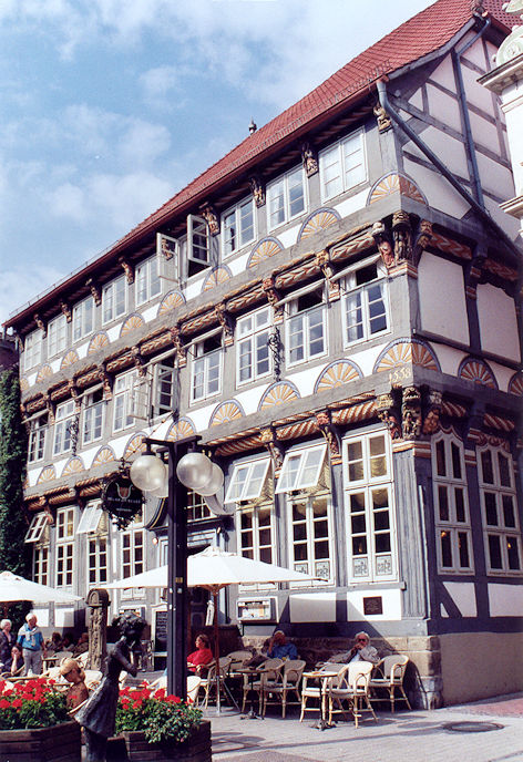 Stiftsherrenhaus