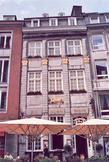 Haus Zum goldenen Einhorn on Markt