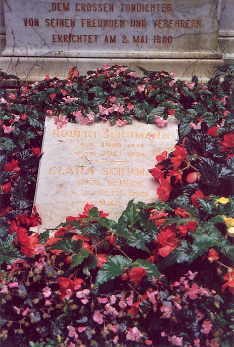 Robert & Clara Schumann's grave