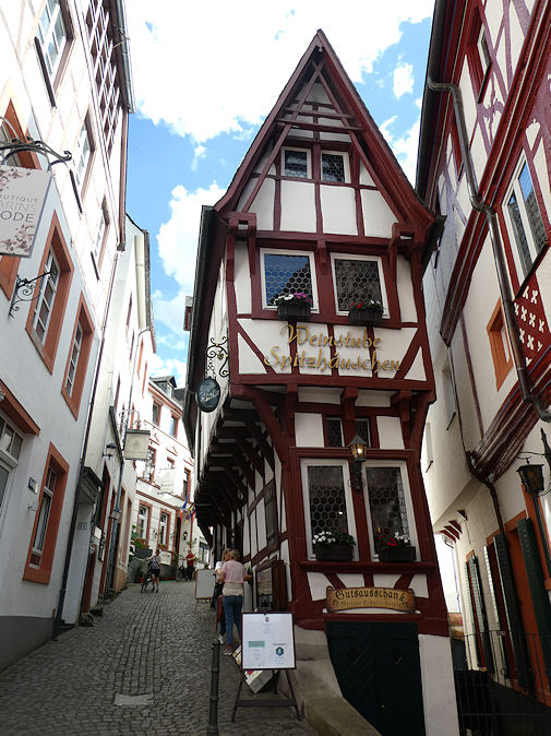 Spitzhäuschen, Karlstraße