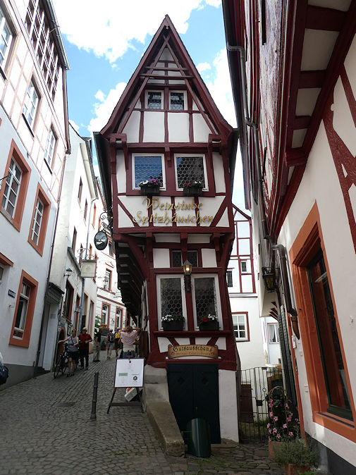 Spitzhäuschen, Karlstraße