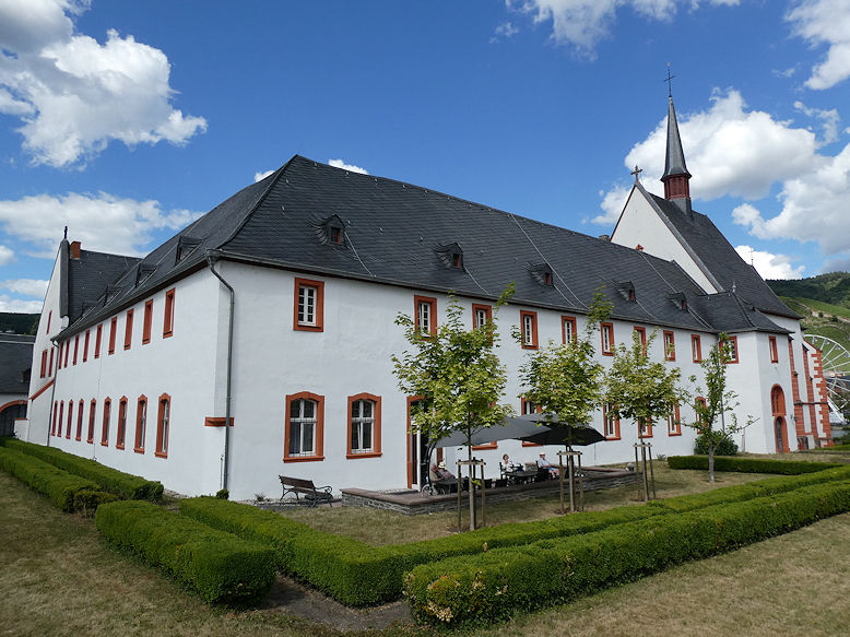 St. Nikolaus-Hospital (Cusanusstift)